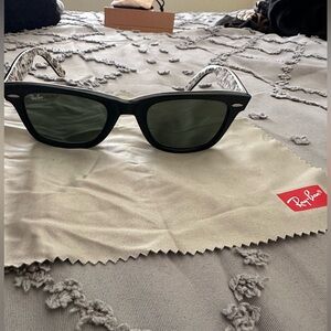 Rayban Wayfarer glasses limited edition print